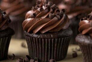 طريقة عمل كريمة الشوكولاتة لحشو الكيك