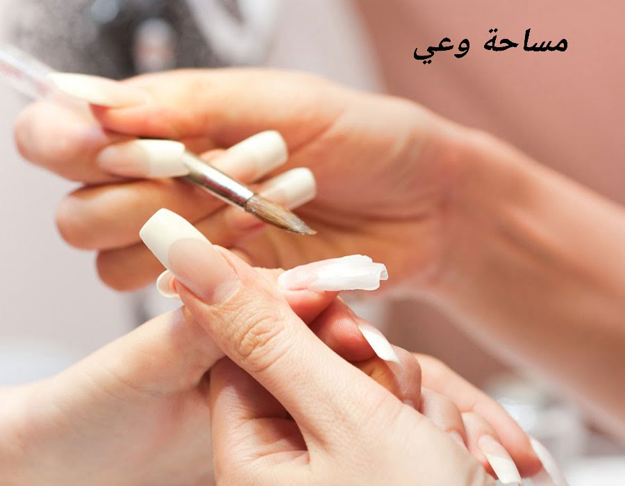 عمل اظافر اكريليك في البيت
